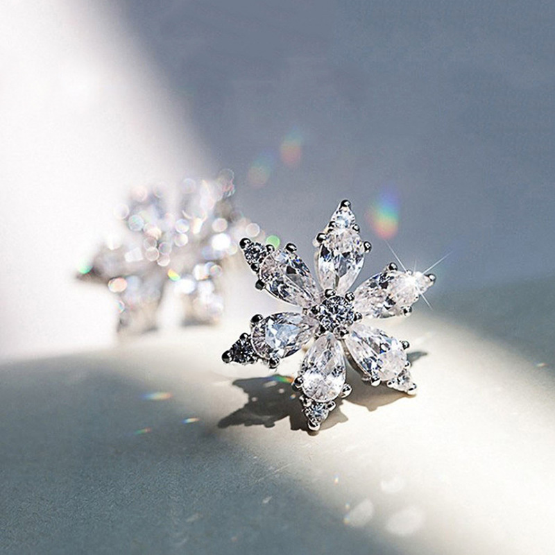 Minimalist snowflake flower inlaid earrings
